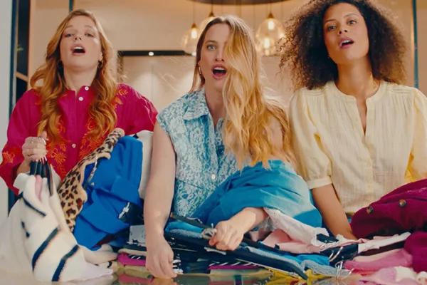 Drie vriendinnen shoppen in LolaLiza.